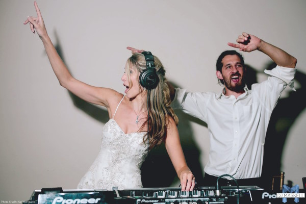 frederick wedding dj maryland weddings with dj maskell and the bride on the turntables